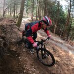 コース　３　赤と黒のスーツ (2)